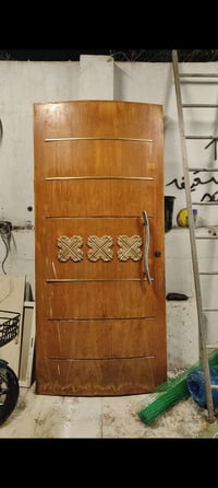 باب خارجي • مقوسة • يحتاج تعديل