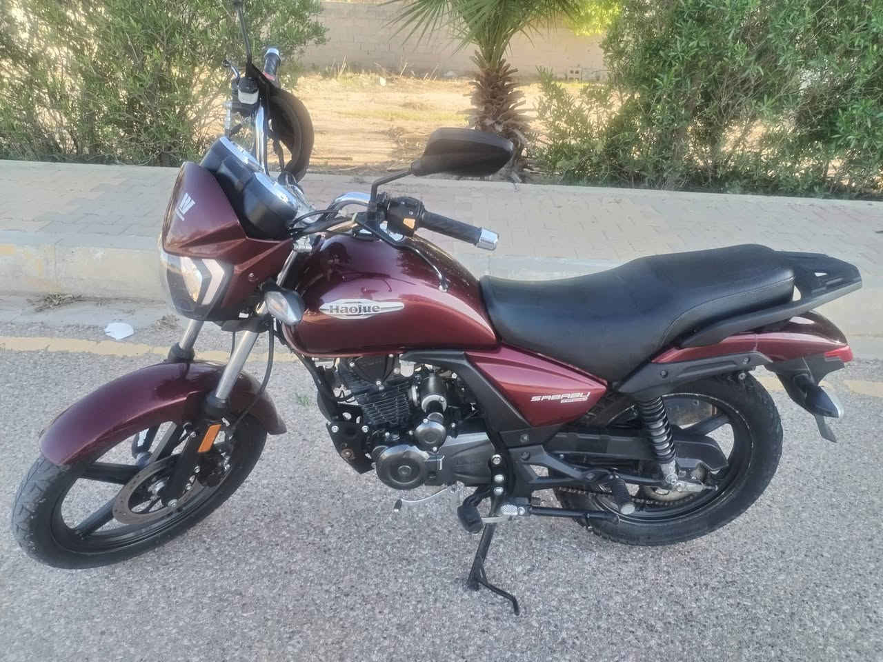 هوجي كلاسيك نضافة 100 موديل 2023 مكمرك بس تروح اسجل البيع السعر 14 وبي مجال شراي يتصل مكاني رمادي ***********
