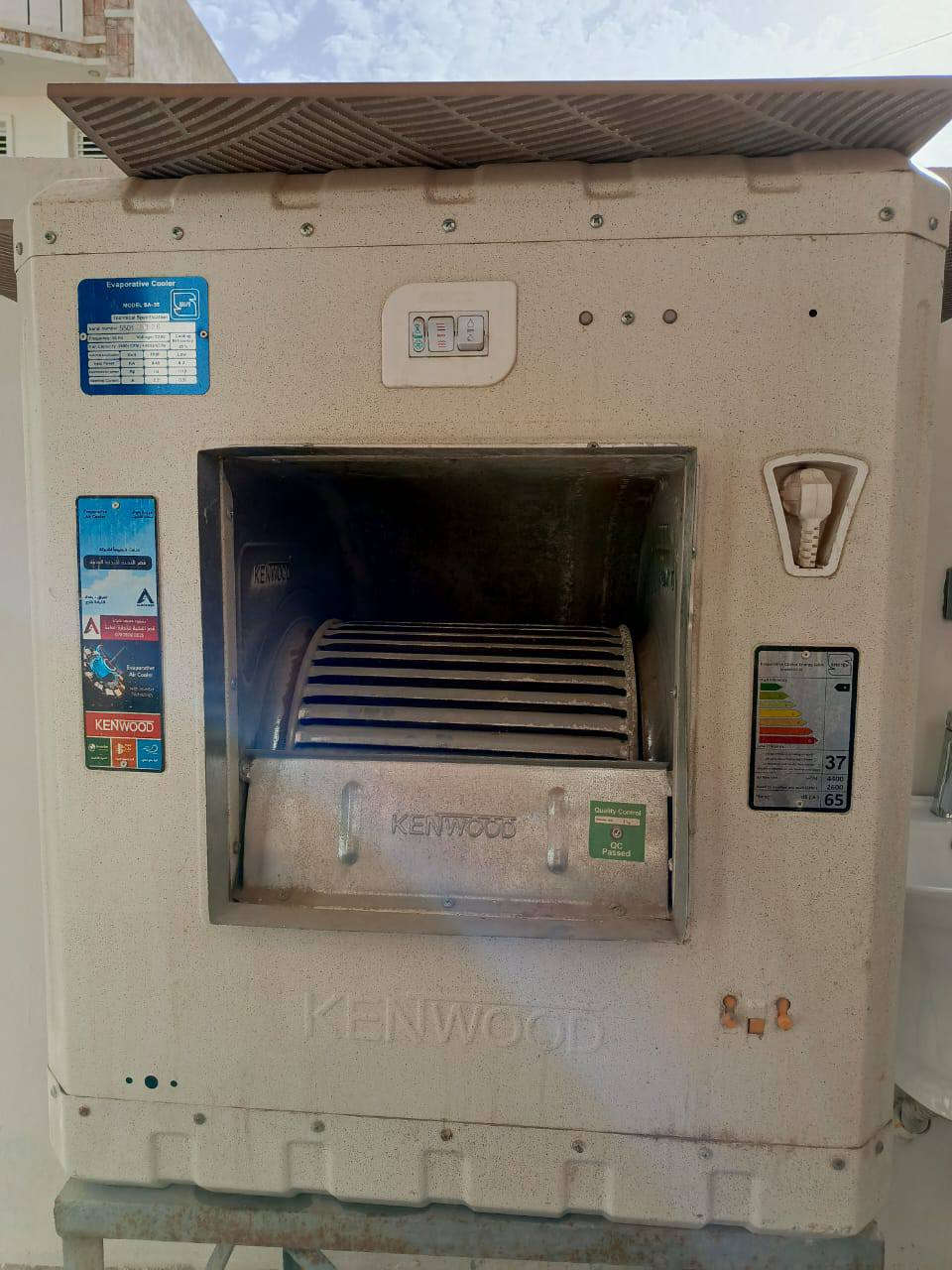 مبردة للبيع SA‑35 نظيفة وشغالة، تبريد قوي وسعة دفع 2600 CFM.  
تعمل على كهرباء 220V وبكفاءة تبريد 85%.  
ماطور ¼ حصان، سرعتين (عالي/واطي)، اقتصادية بالكهرباء
جاهزة للفحص السعر 250 الف 
مكاني الدوره البعيثه بغداد, العراق


**إذا كنت صاحب هذا الإعلان وتريد حذفه لأي سبب، رجاءا أرسل رسالة إلى الدعم الفني**