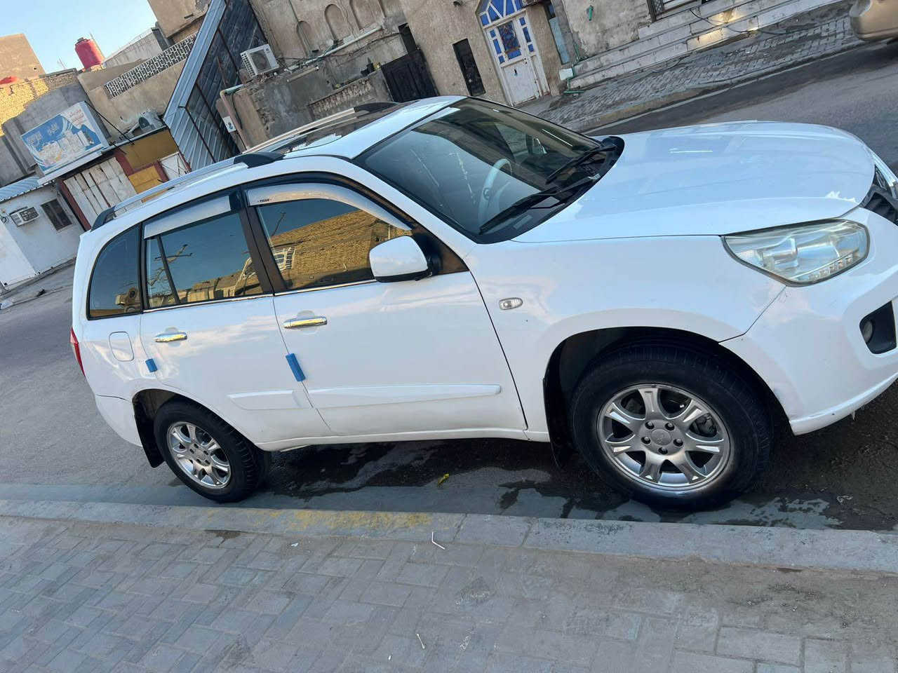 سلام عليكم سياره تيكو مديل ٢٠١٥ سياره كفاله من ضربه وتبديل بيه الكاط خياسات كير مكينه تبريد حداديه تخم تاير خير من الله سياره حره مصفره قرامات مكان سياره بصره حي الحسين سعر السياره ٥٣ وبيه مجال رقم الهاتف *********** البصرة, العراق
