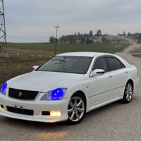 ٣ أبواب • جلد أحمر • ٨٤٠٠٠ كم