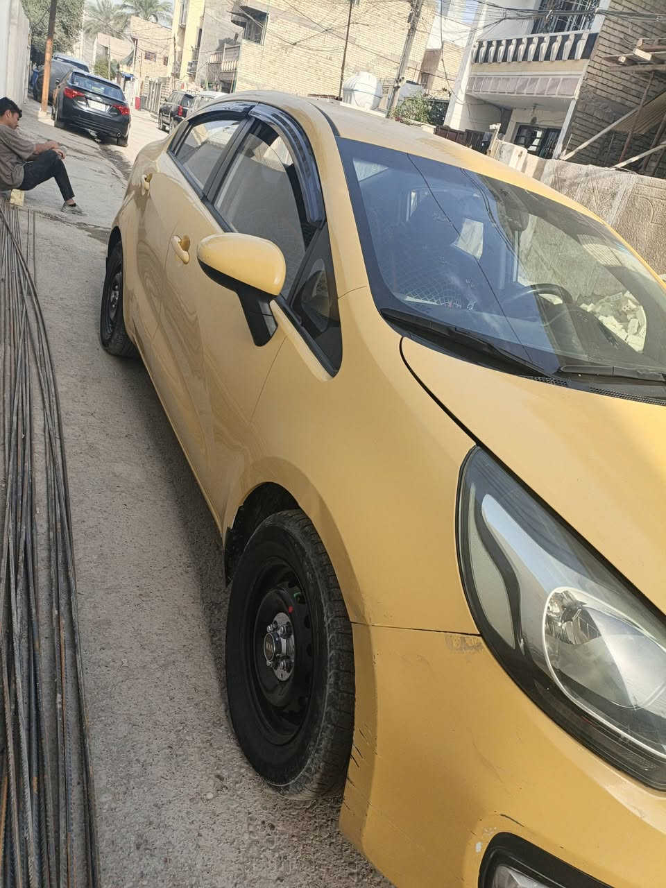 السلام عليكم
كيا ريو 2012 خليجي بدون حادث 
محرك دوش 1600
السعر 83 وبيه مجال 
العنوان بغداد المشتل 
الرقم ***********
