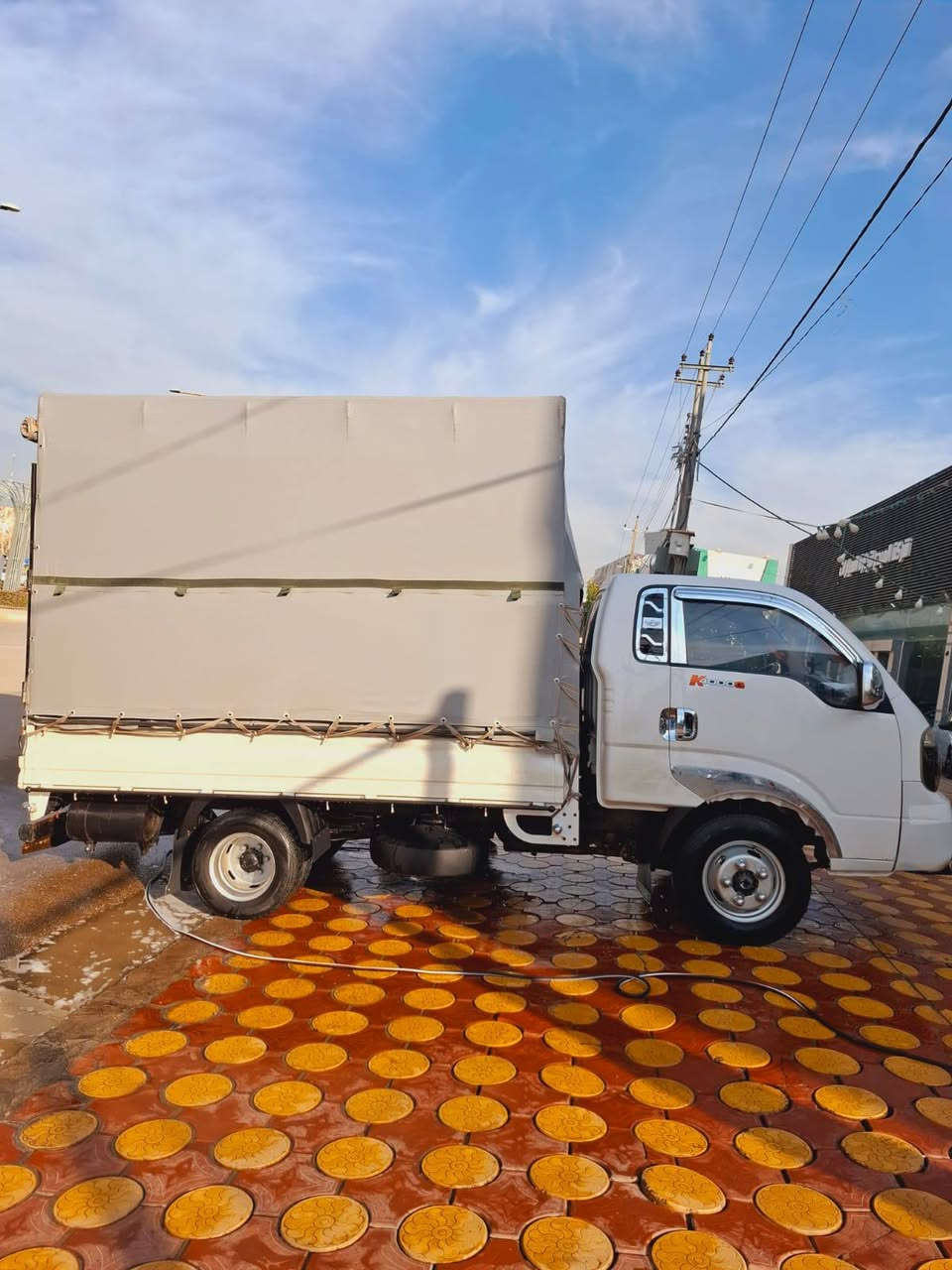 السلام عليكم كيه فحل موديل 2018محور سياره جديده صدر محرك جديد رقم الانبار انكليزي تبريد ثلج سعر 130بيهه مجال قليل الاستفسار ***********
