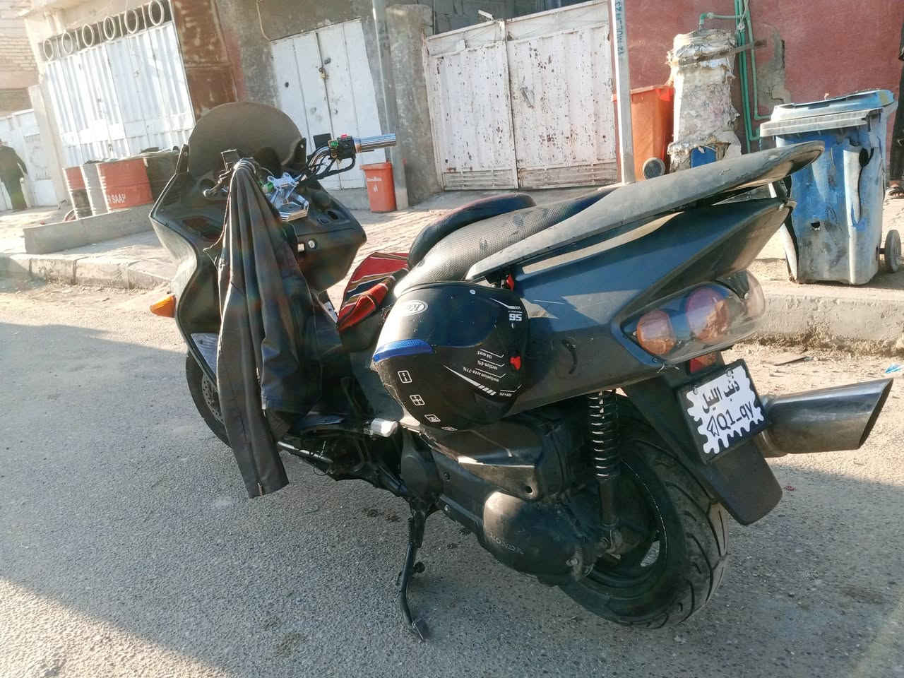 سلام عليكم فورزه للبيع ب600 وبيه مجال قليل مكاتبه مكاني كربلاء حي العامل *********** نگره سلف كهربائيات كله شغاله
