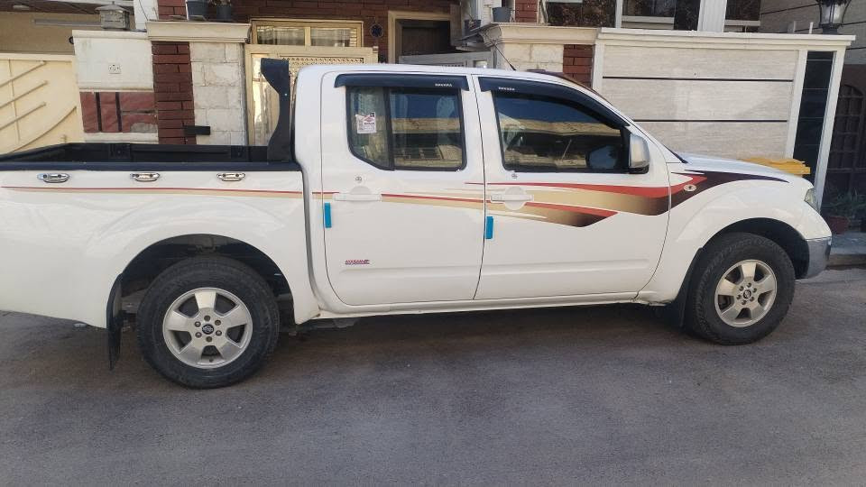 نيسان نيفاره ٢٠١٢ رقم بغداد انكليزي باسمي محرك بلادي لاتبخير ولا تنقيص نضيف جدا كير اوتماتيك تخم تاير صدر امامي وخلفي كهرباءيات تبريد ثلج مصبوغه عام مجفيه جفيه بسبطه ومعمره السعر ٨٥ بيها مجال كامره  شاشه كبيره  مكاني بغداد
***********
*********** بغداد, العراق
