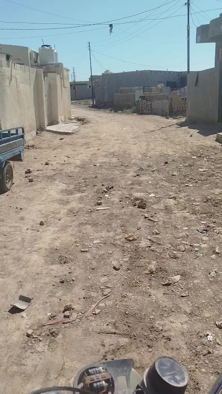 سلام عليكم  قطعه زراعي مساحته 239الوجه 14ونزل17 قطعه مدفونه وحلوه نهايت شرع 30بحي المير صوب بني رجاب ماي كهرباء مجاري متوفر تبعد عن تبليط 100متر  ***********
