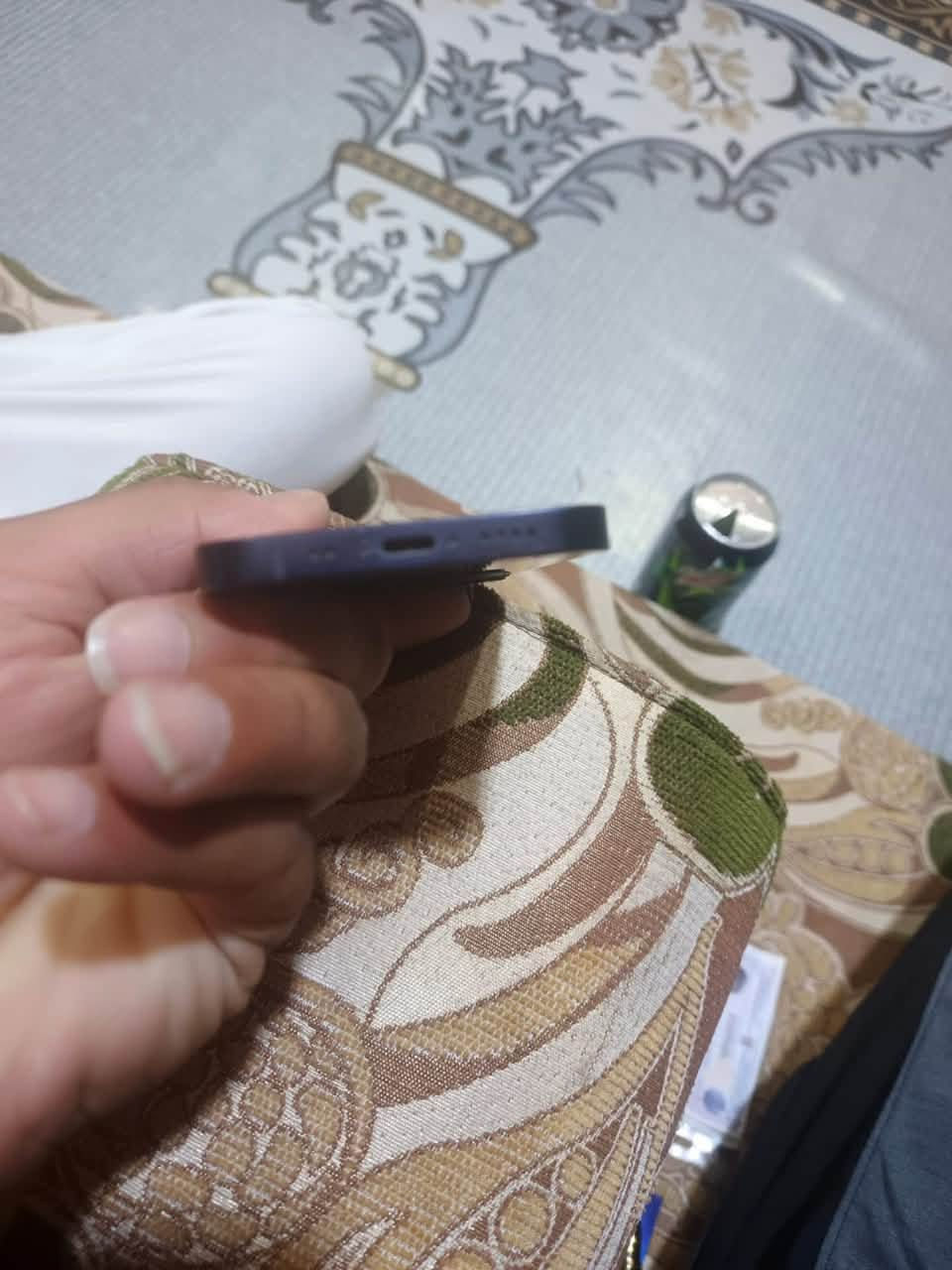 عمي السلام عليكم
ايفون ١٢ مني 
جهاز كفالة لا دور وراي 
جهاز كارتونةً موجود
نضيف 
ذاكرتة١٢٨ 
بطاريتة كدامك 
جهاز كفالة ونضيف 
سعرة ٢٥٠ وبي مجال شويه مو هواي 
جوة٢٠٠ لا تراسل ابدددددد
عدك جهاز مراوس نزلة 
لا تكلي زيدني لان انا اريد واحد يزيدني 
وشكرا جزيلا ها نسيت متواجد واتساب 
*********** 
ومكاني البصرة الزبير وعندي توصيل  حسب مكانك وتوصيل يكلف داخل الزبير ٥وخارجها ٧ لان مو الي للسايق وكان الله يحب المحسنين وجزاكم الله الف خير
