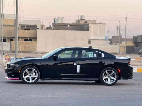 سلام عليكم جارجر دايتونا اصل مديل 2019 وارد امريكي بيها نصف البنيد صبغ فقط تحويل باسمي عليه رقم حلو سنويه جديده جاهزه من كلشي بدون نقص ماشيه 53 kmمحرك 5700 سعر 207الشراي يتصل ويدلل***********
