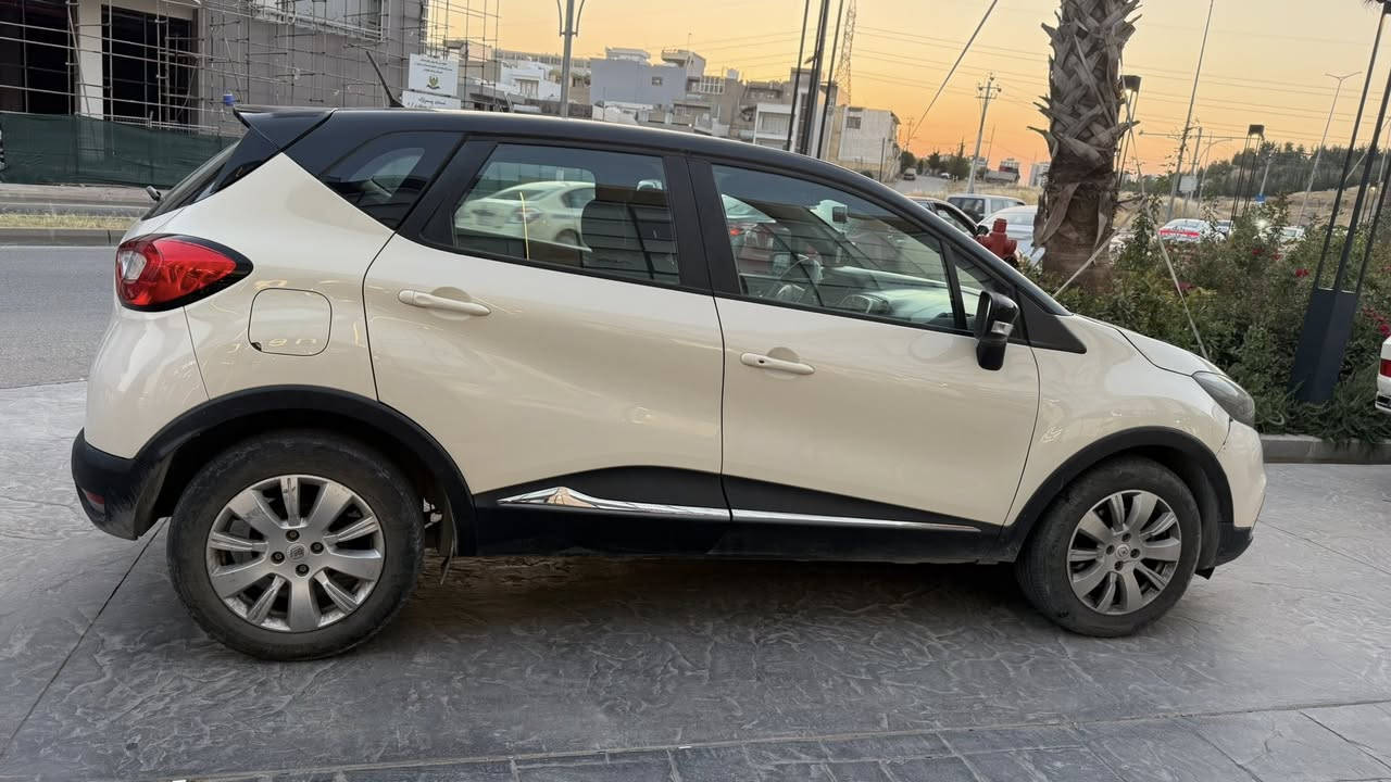 ڕینۆی کاپچەر مۆدیل ٢٠١٦
ڕنگ:بێجی سەقف ڕەش
گێڕ:ئۆتۆماتیک
سەنەوی و ڕەقەم نوێیە تا ٢٠٢٩
مواسەفات:حەساس ،بەسمەیە ،ECO، 
کەم مەسرەفە پاکو خاوینە بێ تەقەورەقەیە 
دوو پەلە بۆیاخی هەیە
شوین:سلیمانی
رەقەم تەلەفون:***********
نرخ:٨٨ مەعامەلە
