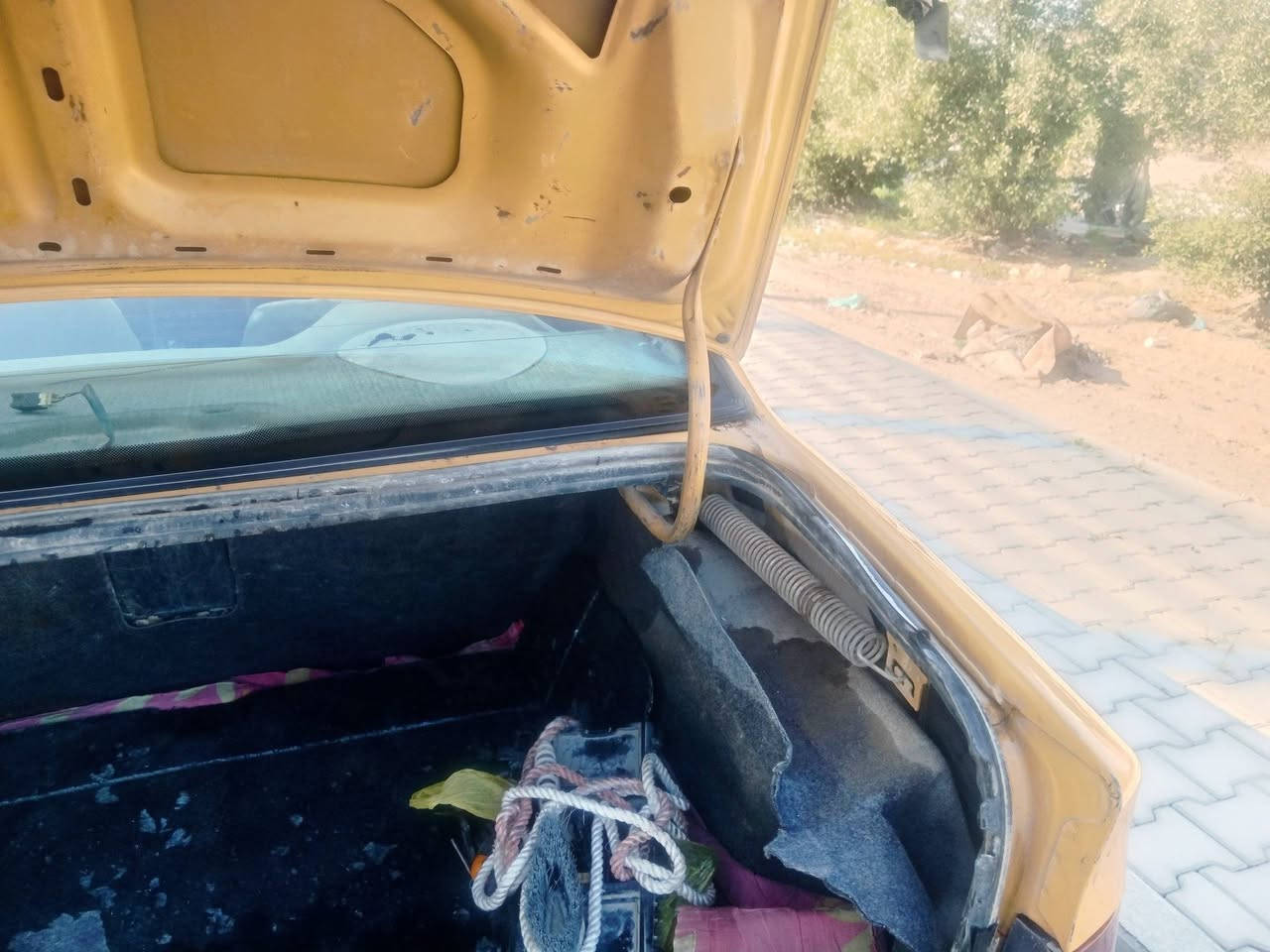 السلام عليكم سياره سمند رقم بغداد موديل 11 سياره حلوه كلها على البلاد بوديها كلش نظيفف مكلف النشر السياره معروضه ب 13 ورقه قفل تواصل على رقم الهاتف ***********
