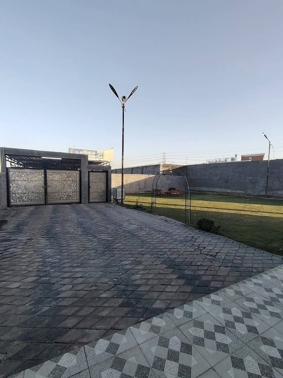 1500م للبيع
يحتوي على ٥ غرف نوم+ مع كل غرفه سويت
للاستفسار *********** /***********
بغداد ناحية الرشيد
