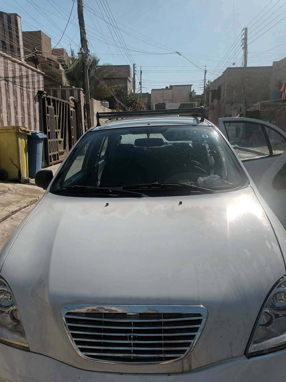 السلام عليكم عندي سيارةطيبةموديل ،12نضيفةماناقصها شي تبريدشغال ورقم اجنبي باسمي جاهزمن كلشي السعر 35بيها مجال العنوان الدورة ابودشير لاتصال ***********
