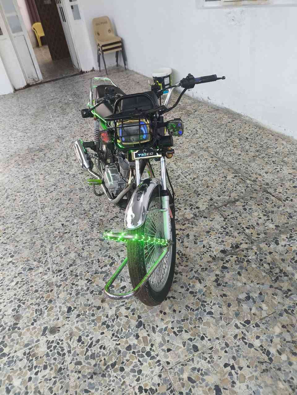 يالله دراجه تايكر موديل2024للبيع السعر700وبي مجال  محرك ما ممدود عليه صبانه المكان الرمادي جزيره البذياب هاذ رقمي للتواصل ***********مو شراي لا تعبني ولا اتعبك
