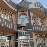 دار للبيع العنوان الشعب شارع الصحة قرب منظمة بدر   المساحة 275 الواجهه...