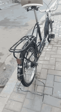 السلام عليكم بيسكل برجستون ما حاويه حجم 20 للبيع نضافة90 السعر 150وبي مجال الطيبين ***********
