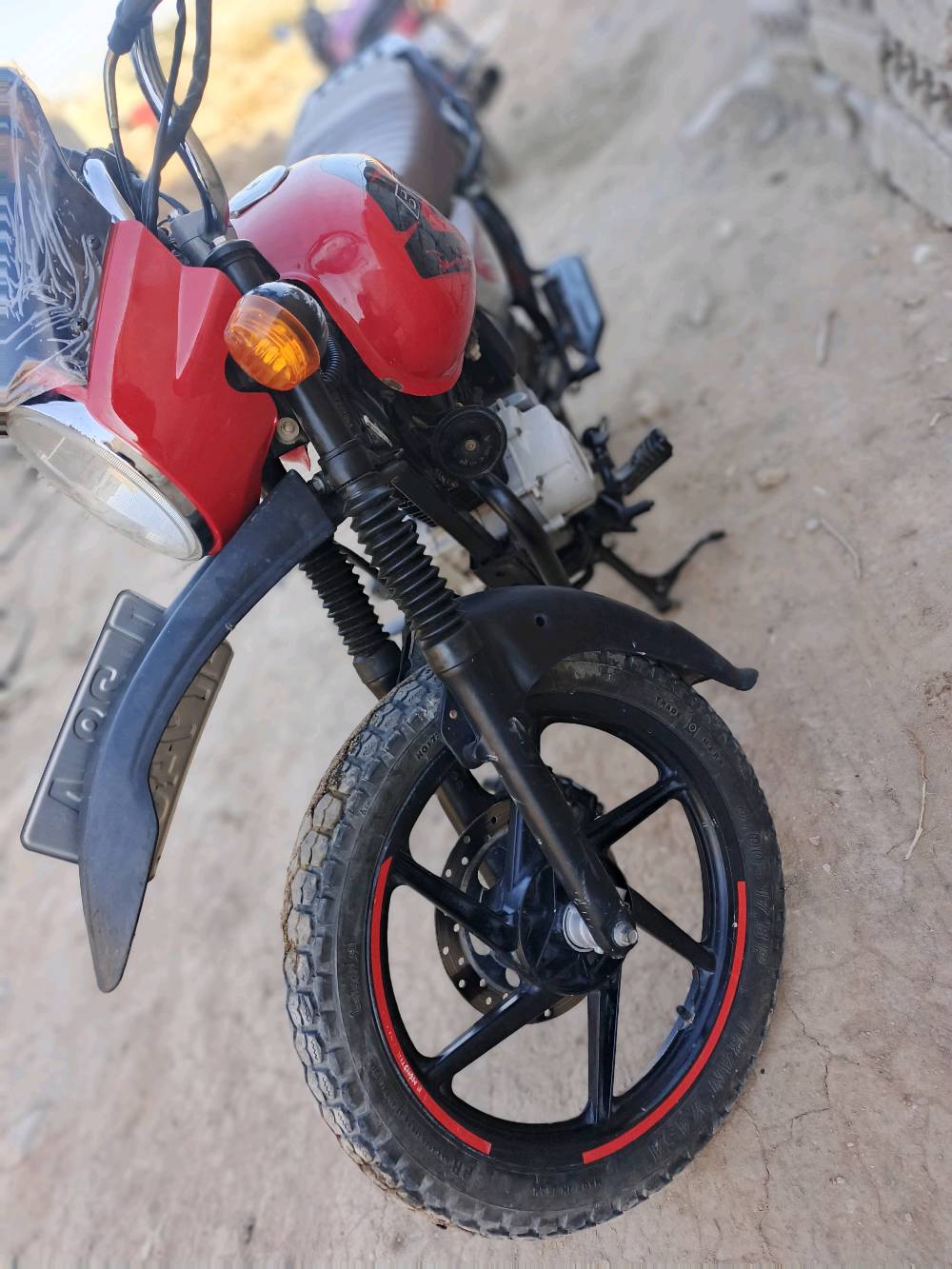 بوكسر موديل 23 رقم وسنويا باسمي شرط تحويل تجفيت شركا رقم انكليزي دراجا خير من الله كهربائيات شغالا لا تنقيص ولا تبغير شرط شلعتها تاكل كاع كل نقص ما بيها نكرت سلف تخم تايرات جدد وباقي شوفت عينكم 
 رقم موبايل ***********   