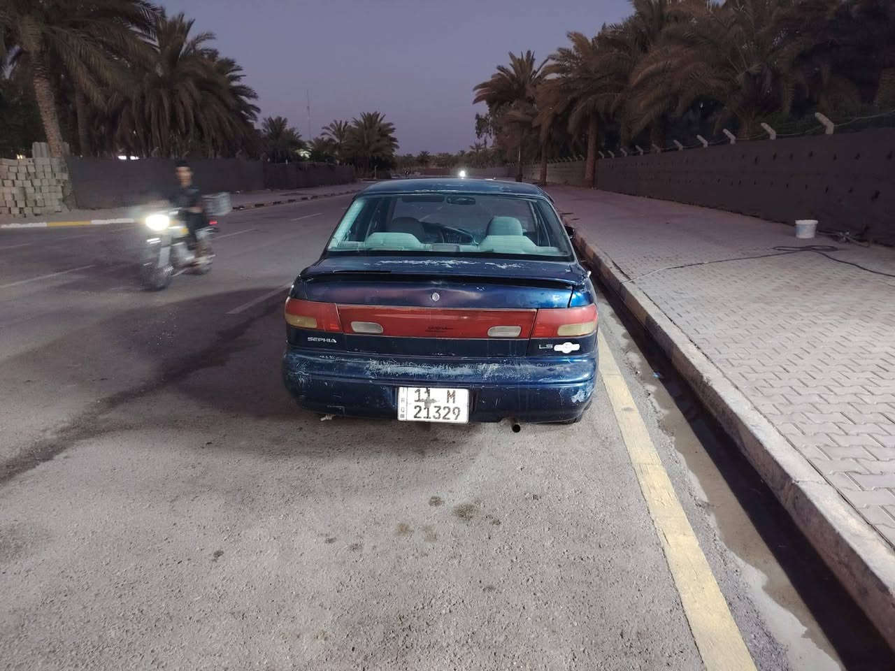سلام عليكم كيا سيفيه 1996 للبيع السياره بلاديه بدون صبغ بدون ضربه كير ومحرك وتبريد بشرط صدر جديد تخم تاير كهربائيات كله جديد رقم بغداد دولي سنويه نافذه صار 4اشهر شرط تحويل نقص فقط مشط ستير يذب دهن فقط السياره خير من الله مال جناي مكان واسط الصويرة السعر 39وبيه مجال ***********,***********
