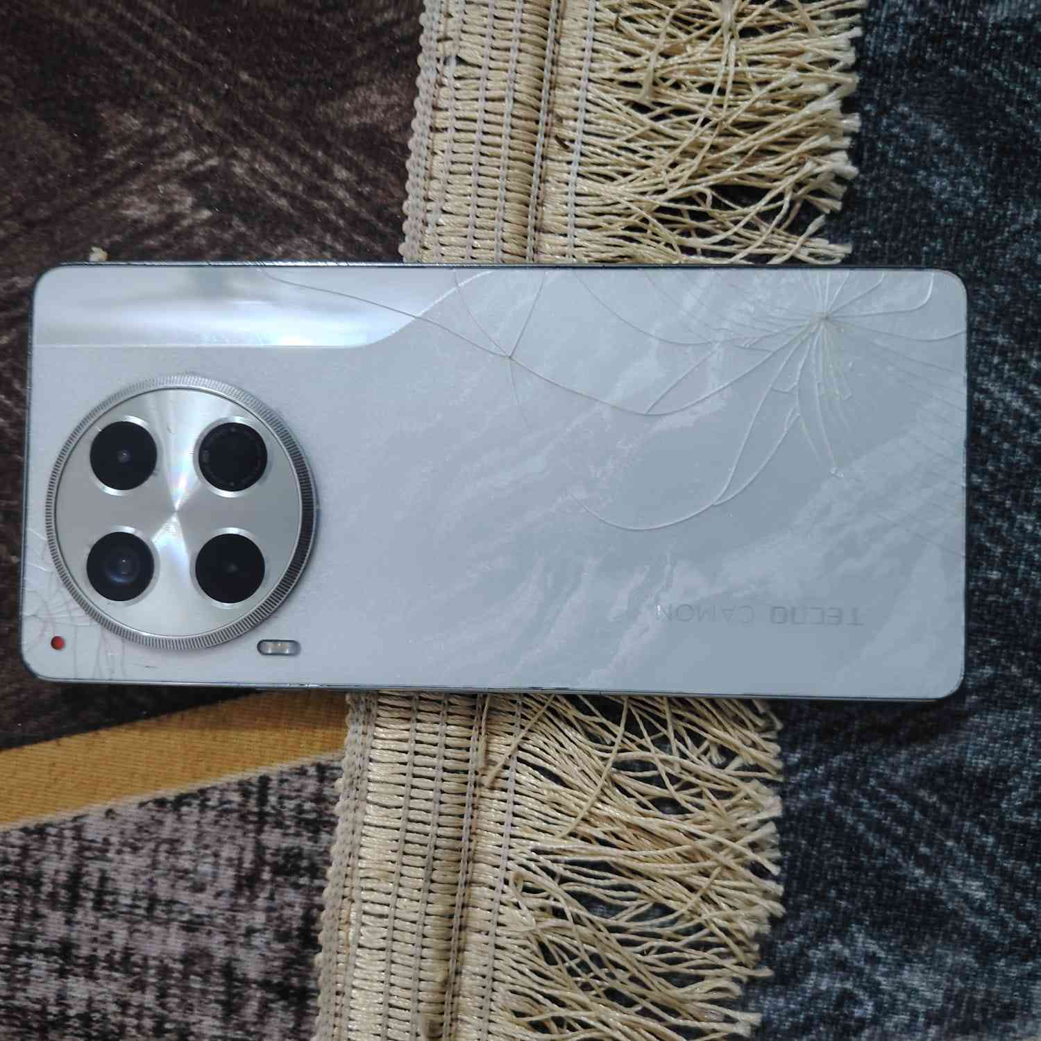 تكنو كمن 30 ذكرته 256 مروس بيفون أو بيع قيم
