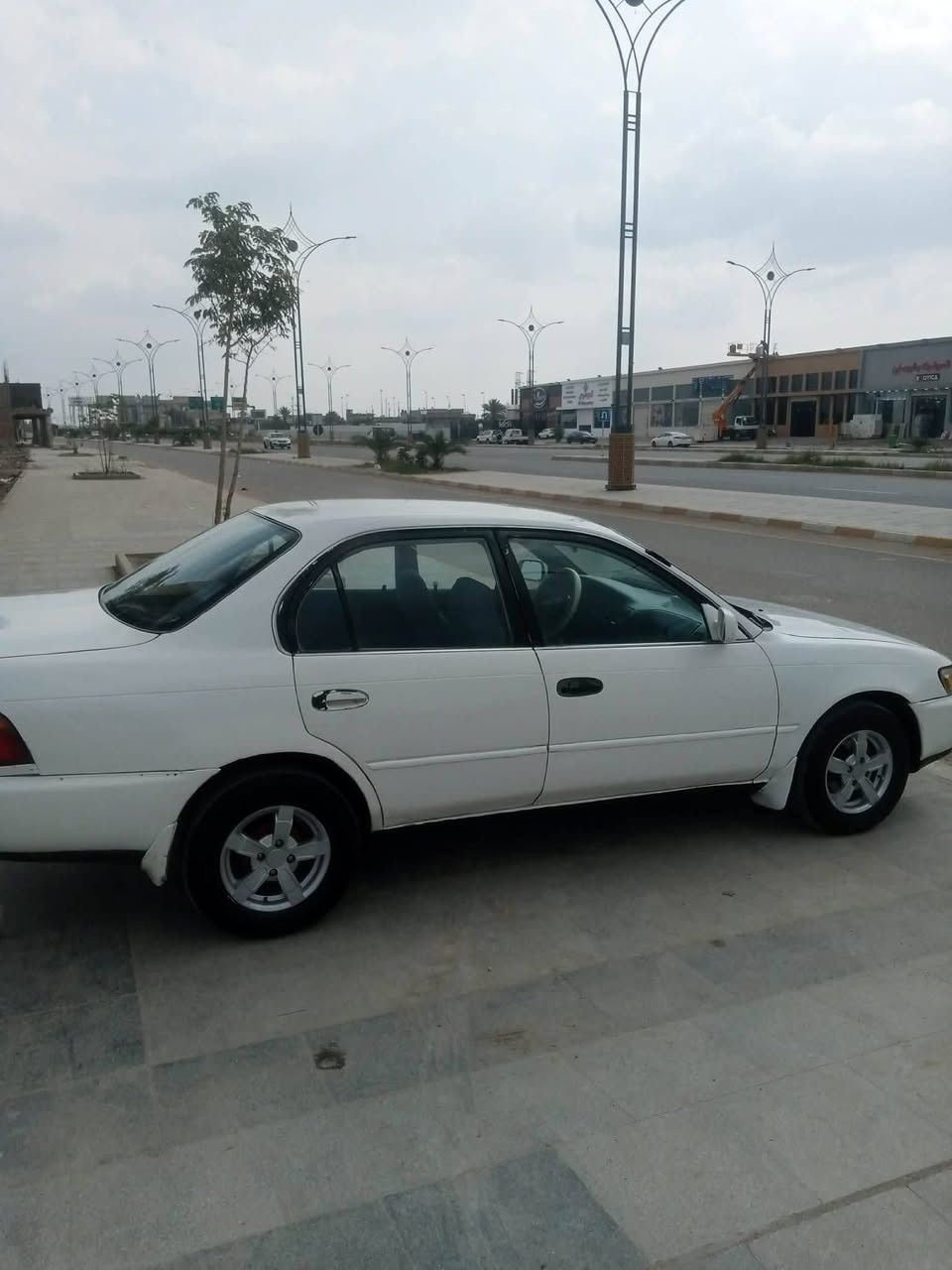 سلام عليكم كورلا للبيع مديل 1994 رقم بغداد تخم تاير جديد حداديه 90 بل ميه كير حاويه  جديد مكينه 1600 مشط جديد دشبول ايسر السيارة مكفولة من العيب الشرعي ونقل جثه والكص والاصوليات ومكفوله من الضربه القوية السعر 47 بيهه مجال بسيط العنوان الناصريه المركز رقم الهاتف ***********
