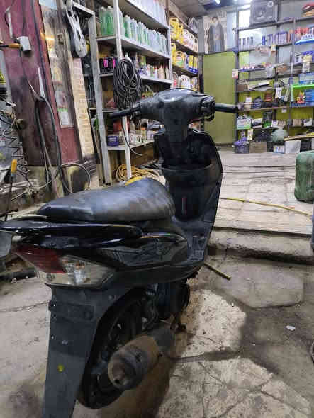 سلام عليكم
ماكس عدله 
دراجه نضافه شوفت عينك 
نضافه فول عله وضع الحاويه 
مكينه ٥٥تزويد 
هندر واحد سلف جدبد 
ختم الدراجه كله 
سعره٦٠٠ وبيه مجال 
مكاني دوانيه حي الجامعه 
رقم *********** 
الخاص مفتوح
