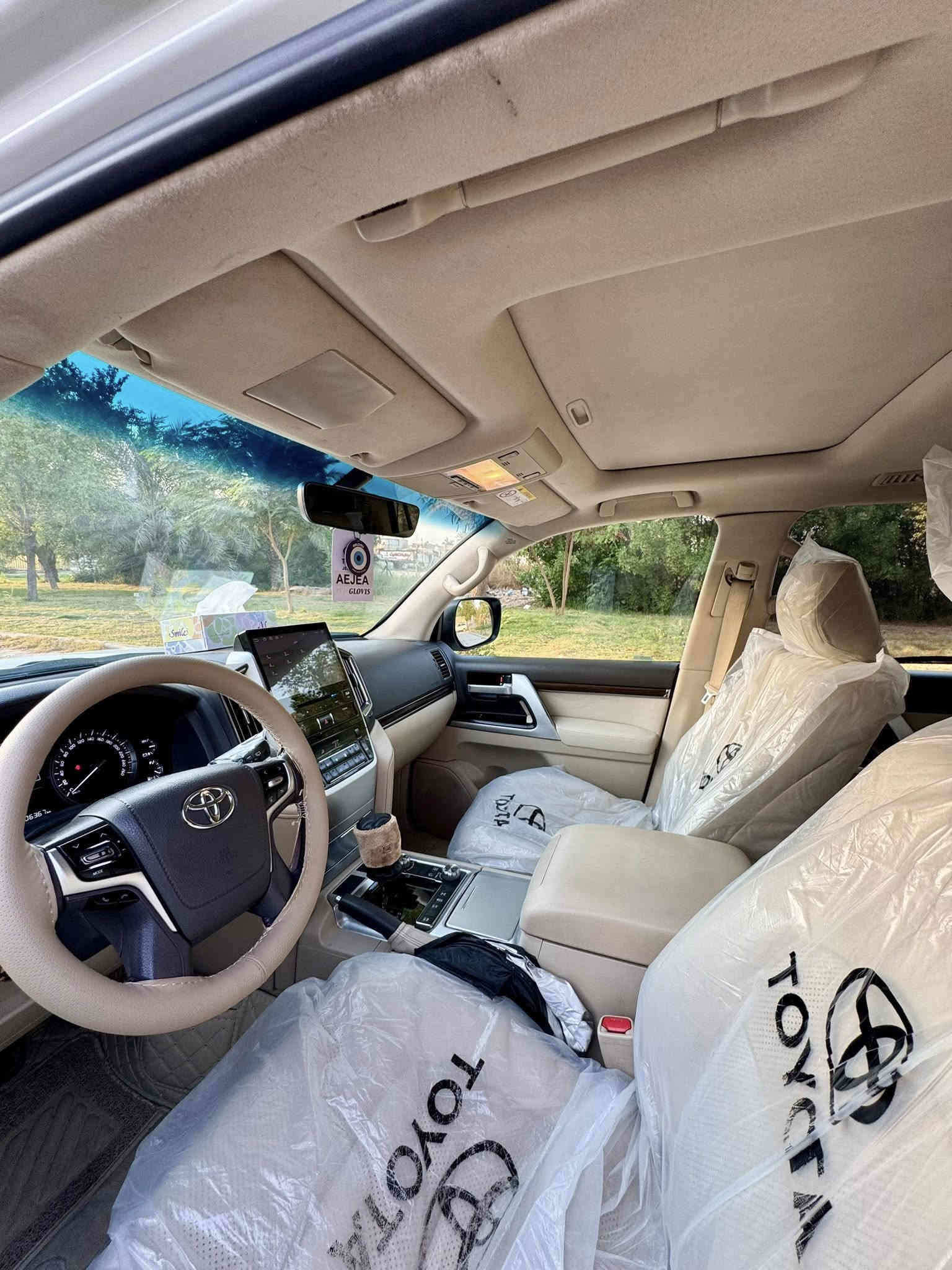 السلام عليكم تويوتا لاندكروز 2019 VXR 5700 محرك لكزز السيارة فول موصفات دشبول ليزري كشنات جلد كهرباء بصمة فتحة شاشة كبيرة كامرة خلفية ماوسات تحكم حساسات امامية خلفية 7 راكب وباقي الموصفات المعروفة السيارة مكفولة كفالة عامة عدا شوية بارد بل باب الخلفي فقط المكان بغداد السيدية السعر 555 وبيها مجال حك  الجية رقمي ***********
