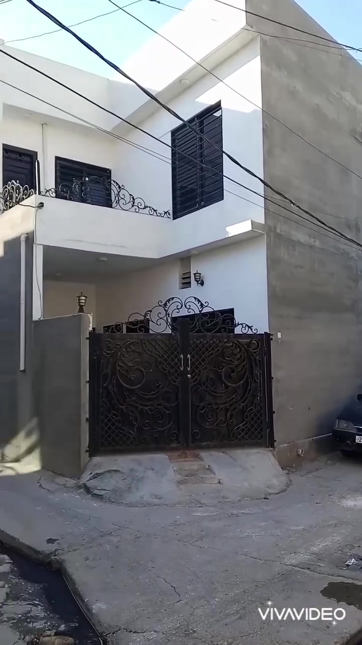 دار مساحته 127م جديد
دار مساحته 127م طابو صرف 
بناء جديد طابقين فول سيراميك نظام دكت صفر مامسكون سابقاً ،،،

في منطقة المصلى شارع كراج ده ده حمدي
السعر  115 مليون وبي مجال قليل للشراي 
للأستفسار وللمعلومات اكثر يرجى التواصل 
مع الرقم ***********
خاص مامتوفر تحياتي للجميع 🤍
