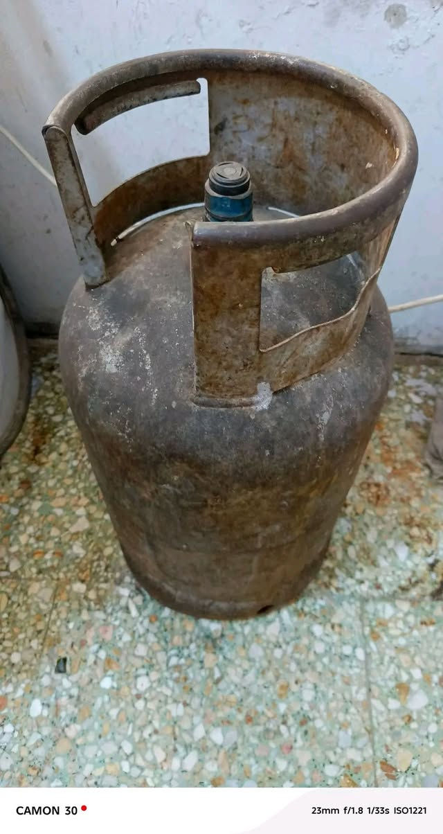 سلام عليكم 
دبات غاز عدد 2 
سعر 100 
قفلهن ‏‪***********‬‏
