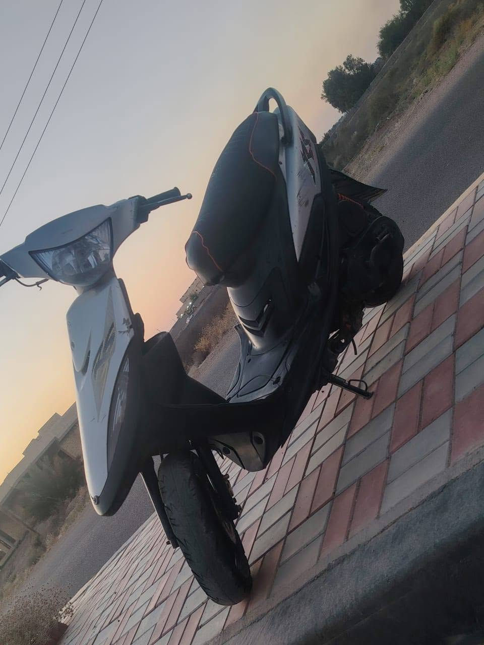 السلام عليكم
دراجه ماكس عدله نضيفه
  دراجه بلادي  بوشته 49 
كلجات رياضية
صالنصه رياضي FM

التواصل ع الرقم التالي
 ***********

السعر 550وبي مجال...؟؟
