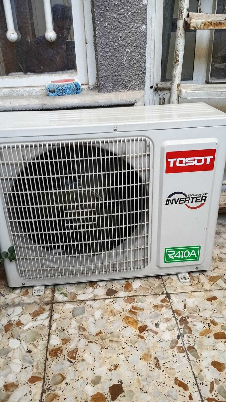 سبلت توسوت أنفيرتر تدفأة تبريد 1 طن نظيف جدآ السعر 450 ألف / العنوان.. بغداد.. البنوك ..موبايل.. ***********
