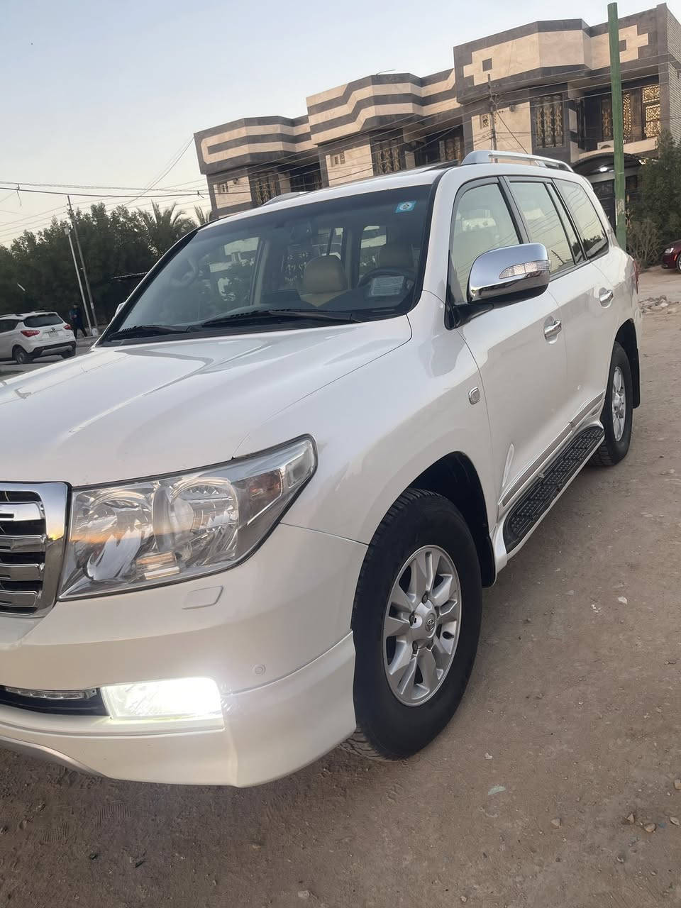 السلام عليكم
لاندكروز موديل ٢٠١١ ستينيه 

رقم بغداد تحويل مباشر 

صبغ قطعتين فقط لا ضربه ولا داخل فقط باب جنطه وجاملغ خلفي اثر شخط 

للبيع او مرواس 

السعر ٢٨٠ ورقه لاستفسار الاتصال على ‭0771 687 7804‬

غير متواجد على النت مكان السياره كربلاء
