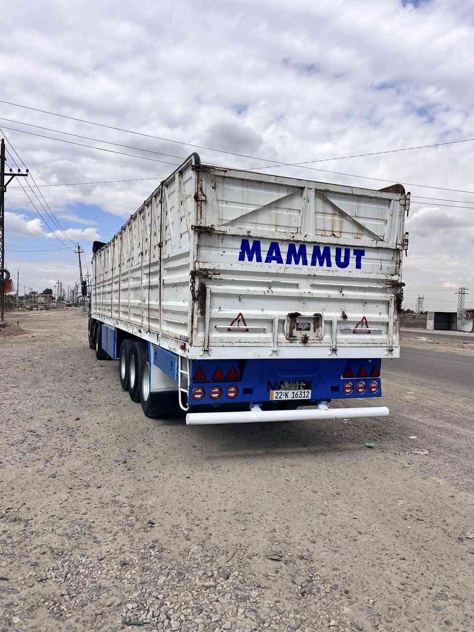 السلام عليكم سيارة للبيع سكانيه موديل (2007) حجم (420) كير اوتماتيك كلج 12 نمره مواصفات ريتايدر ثلاجه تدفه تبريد ويل كروم رقم اربيل سنويه لل 31 شرط تحويل للاستفسار (*********** اني مكلف بل نشر
