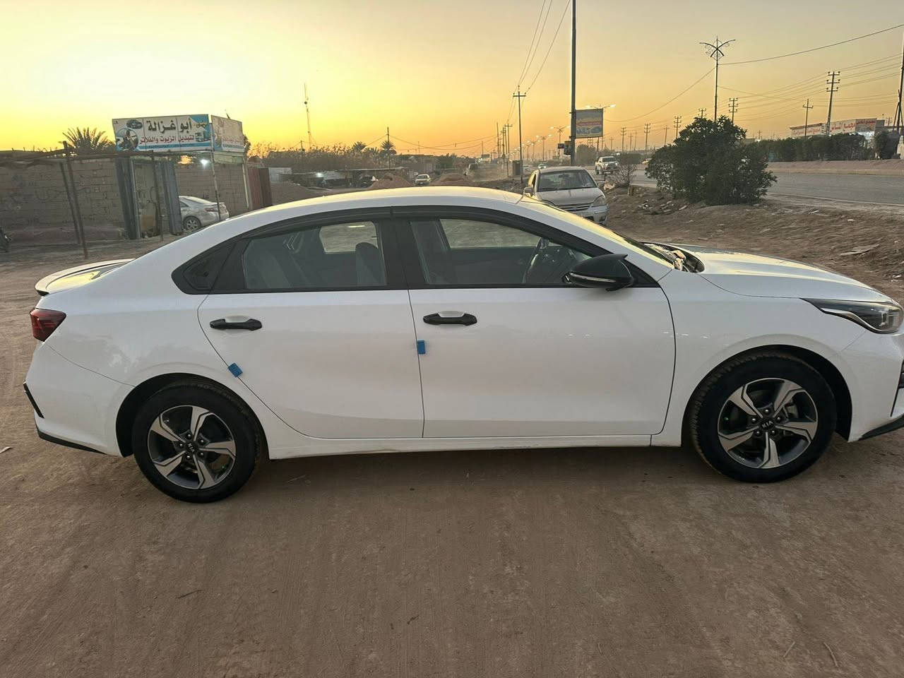 كيا سيراتو 2019 كفاله ماشيه ٨٥ رقم بغداد بسمي مكينه ١٦٠٠ سياره علا وضع الشركه موصفاتا واضحه بل صور السعر ١٥٥ رقم الهاتف *********** مكانها السماوه الرميثه
