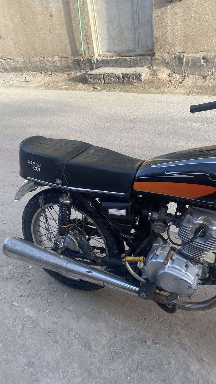 للبيع دراجة ادوات مكفوله من السرقة دراجة نضيفة  فقط مجفتة  السعر 490 بيها مجال للشراي المكان البصرة التنومه
اتصال او واتساب (***********)
