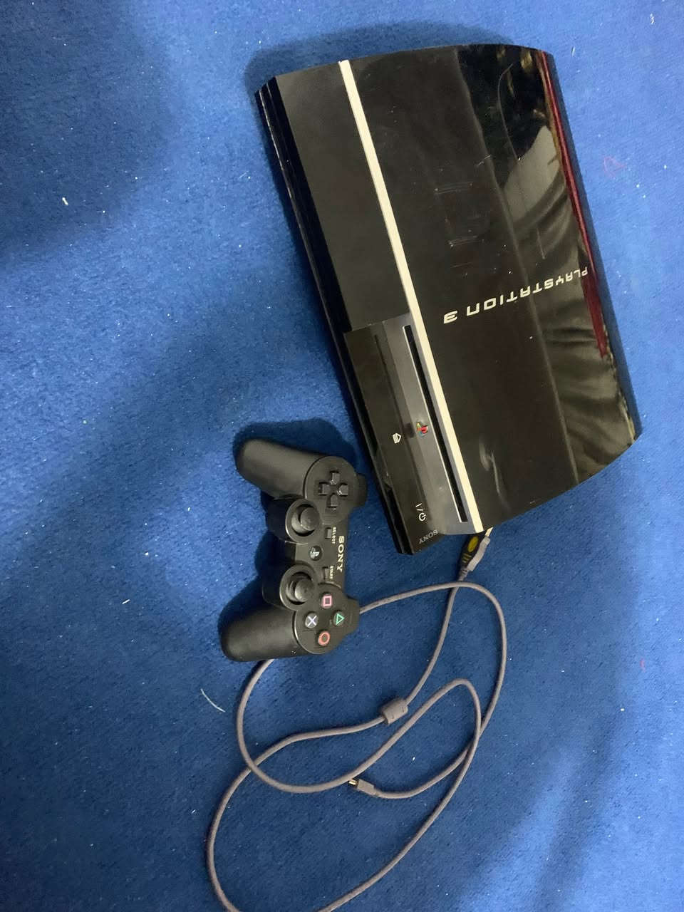 السلام عليكم 
بلي ثري مهكر الجهاز يشتغل ويطفه ابيعه على حطته. بعد عطله بسيط لا بقه يم الشراي انطيني بي سعر واني بخدمتك. مكاني البلديات وتوصيل موجود


**إذا كنت صاحب هذا الإعلان وتريد حذفه لأي سبب، رجاءا أرسل رسالة إلى الدعم الفني**