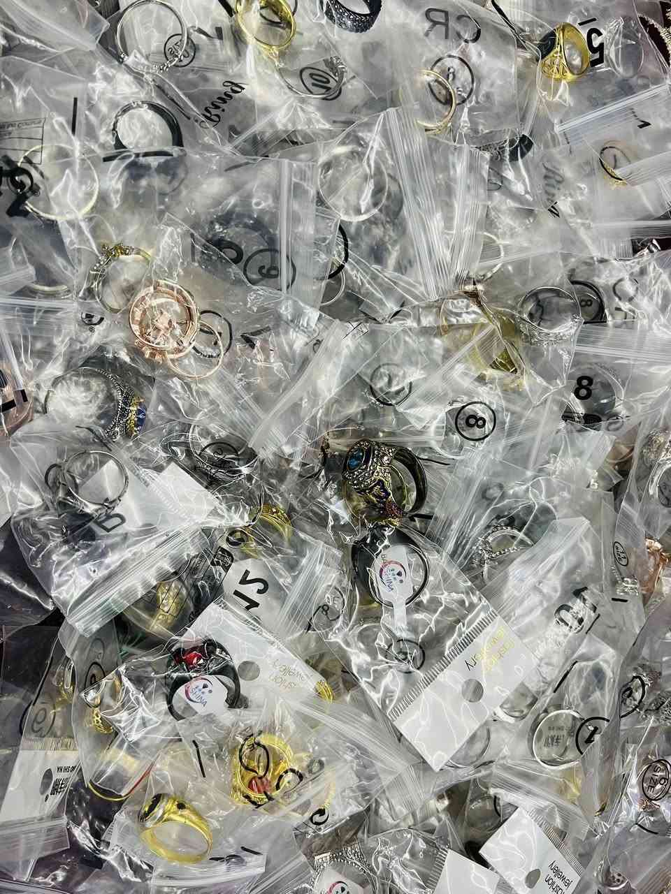 محابس شي ان كله خشن 700محبس وفوك السعر 350وزن خمسه كيلو وفوك كله خشن اصلي ***********
