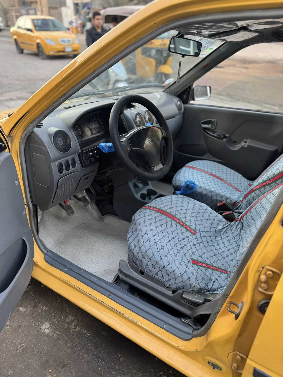 سلام عليكم سايبا 12 للبيع سياره حلوه وجاهزه بدون نواقص مكاني بغداد البلديات اني مكلف بنشر رقم صاحبه 
24 ورقه وبيه مجال لشراي 
***********
