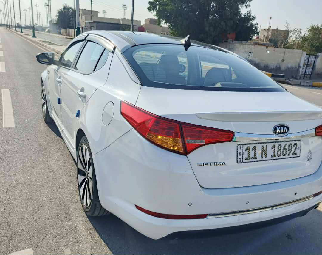السلام عليكم 
كيا اوبتما 2012 خليجي
السياره نظيفه وفول مواصفات
بصمه
لايت زنون
بانوراما
تحكمات ستيرن
ويل كب vip
سنويه بأسمي
دوشمه جلد نظيفة
مري شفط
تحكم بالمري
السعر 130
رقم صاحب السياره ‏‪***********‬‏
مكانها الناصرية ناحية المنار
