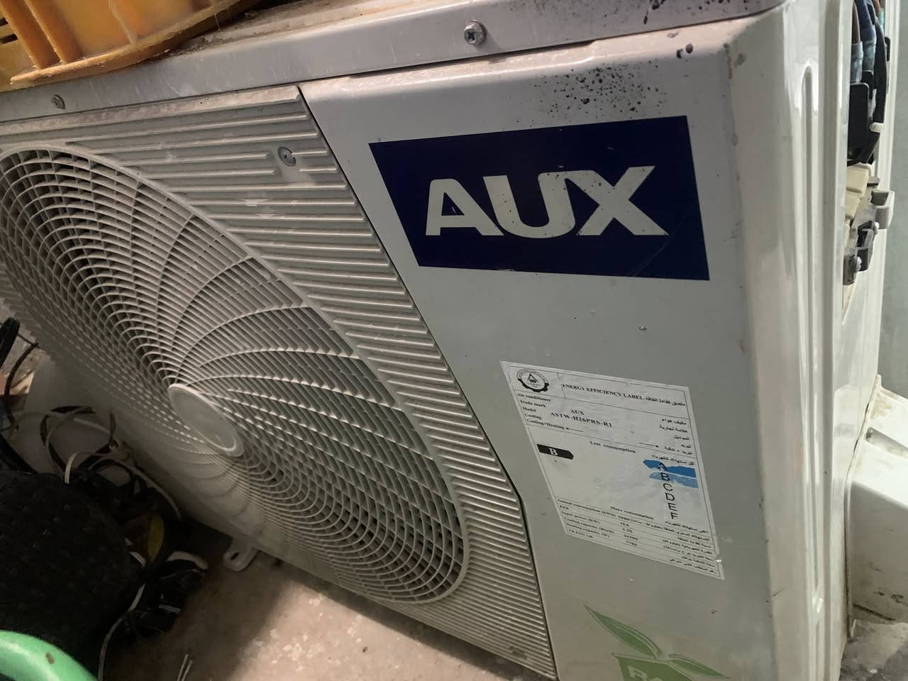 سبلت  طنين لبيع مستعمل مدايفتح البصملت قليل ٥٠٠ وبيه مجال رقم الهاتف  ***********
