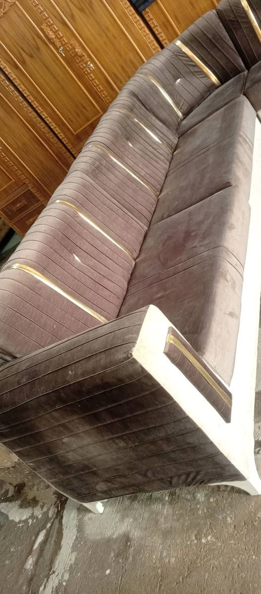 ديوانات مستعملات شي قليل نضافه فول 11 مقعد وبسعر مناسب العنوان تكريت شارع الزهور لحولي مقابل مدرسه كنوز لهليه مجاور مجمع رداد للنشائيه 

للاستفسار اكثر تصال على الرقم الهاتف او مراسله ع واتساب 
***********
***********

