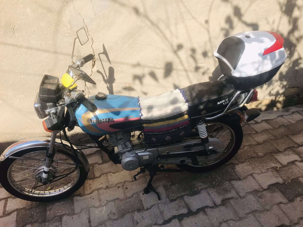 السلام عليكم دراجة 4 گير إيراني 2020 أوراق إصولي (أوراق أصولي كمرك مدفوع ) مو سكنر ولا كلك دراجة مال بيت بيها نواقص بسيطه محرك مكفول دهن جديد بنز جديد كلچات جدد عنواني گربلاء - باب بغداد أو ألجرية ألسعر 500 
خاص مفتوح رقم هاتف ‭٠٧٨٨ ٧٠٦ ٥٩٧٥
