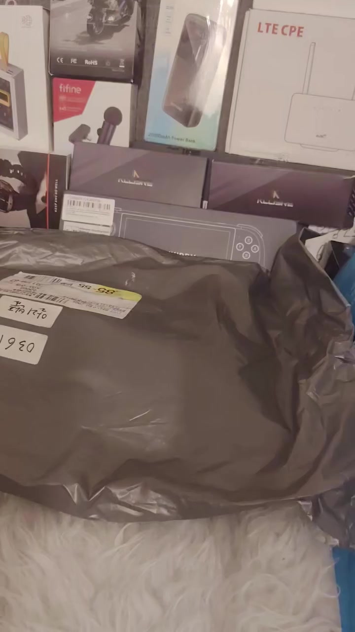 سلام عليكم هاي   مال بايسكلات دراجين شركه راقيه ضد الماء. يتوفر قطعتين من هاذ  بدله دراجات كلش جميله لون برتقالي ولون    جوزي مائل للاسود. قطعتين  فقط متوفره روعه شركه راقيه


**إذا كنت صاحب هذا الإعلان وتريد حذفه لأي سبب، رجاءا أرسل رسالة إلى الدعم الفني**