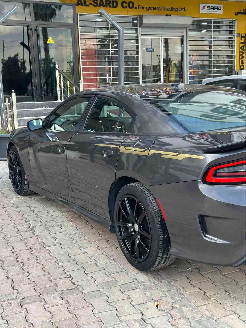 دودج جارجر  RT مودیل 2023 
حجم محرك 5.7 
ماشية 40 الف مايل 
الكير و محرك و كهربائي كلهم بشرط 
ضرر سيارة مو صبغ عام بس أبيعه عام 
ايرباك دشبول و ستيرن بشرط 
سيارة رفض مرور  

دۆج چاڕجەر مۆدیل 2023 R/T 
جۆری مەکینەکەی 5.7 ئاڕتی 
40 هەزار مایڵ ڕۆیشتیە 
گێڕ و مەکینە و کارەبایاتی هەمووی بەشەرت 
سەیارەکە سبوغ عام نییە بەس بە عام دەیفرۆشم 
پێشی کەپسە ئێڕباگی سوکان  و دەشبولی بەشەرتە 
سەیارەکە ڕەفزی مڕوڕیە لە لیژنەیە 

رقم *********** أربيل, العراق
