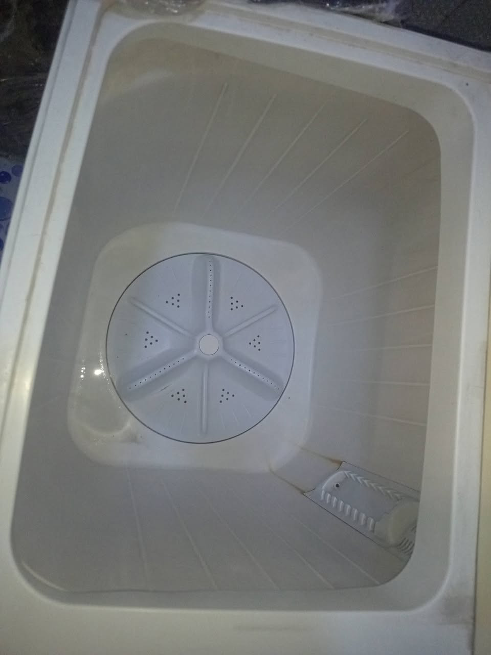 غساله ميديا حجم 15مستخدم قليل ماطور نحاس مضمون شرط اغسلي ونشفي يله تاخذيهه تخفيض الاسعار 1خر قطعه 
با110الف مع التوصيل***********
