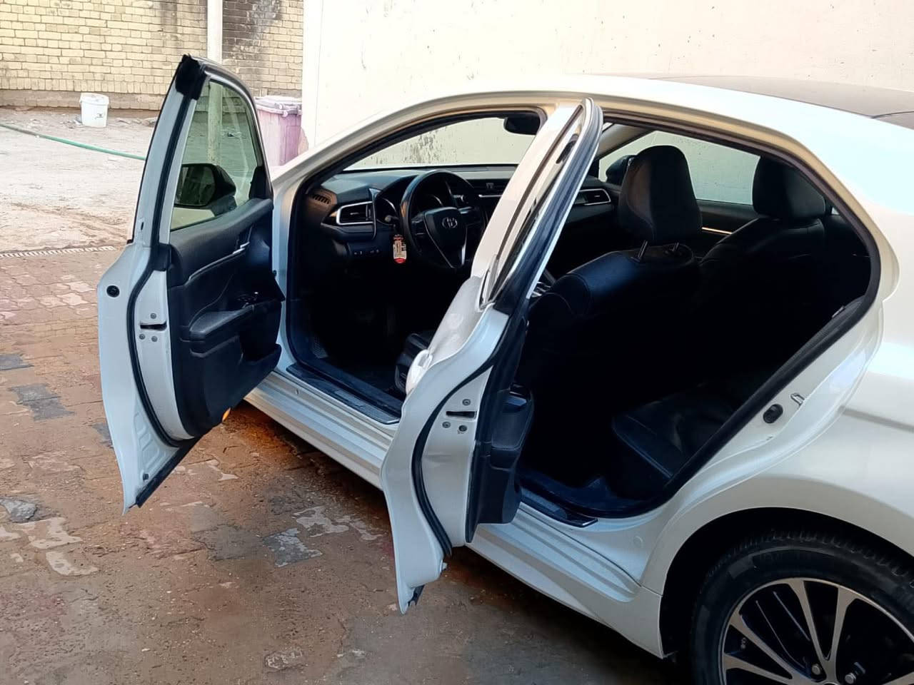 كامري XSEموديل 2018فول سياره كلين  من امريكا بيها كلير باب سائق فقط بدون حادث كود واحد سياره فول مواصفات للاستفسار ع الرقم ***********
