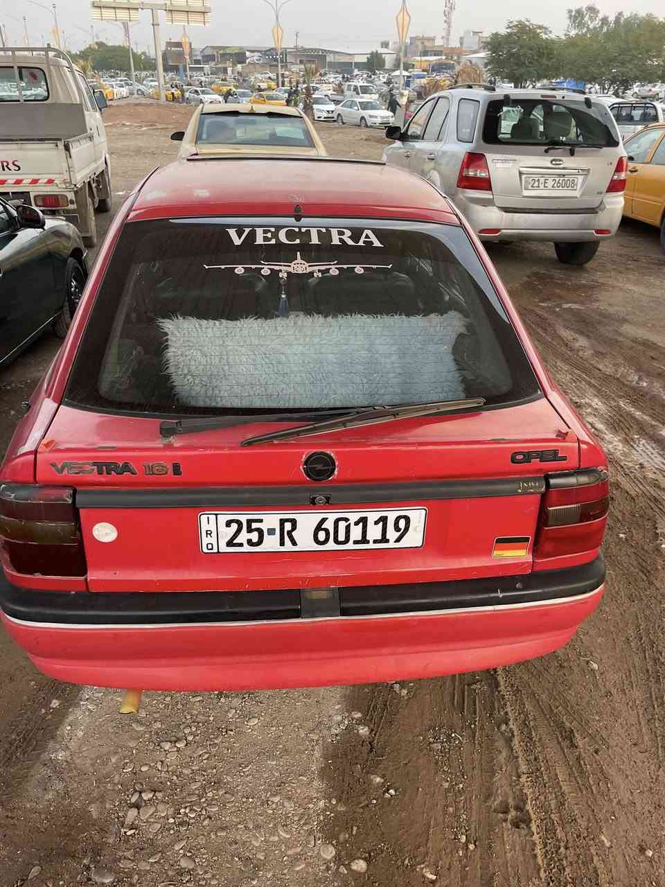 السلام عليكم اوبل فكترا موديل 1993 سياره سنويه جديده ودفتر بانزين بيها وسياره ع بلاد ومحرك 16 قايش عريض والسعر 33 وبيها مجال 
***********
