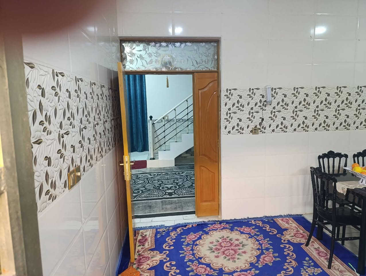 👋سلام  عليكم ♦ #مكتب_عقارات_الهمام_1♦دار للبيع  

      ♦#كل_شيء_بالتخمين__الا_العقار_بالتثمين♦

💵💵💵#السعر_البيع_70مليون  مع مجال التفاوض 

دار للبيع مساحة 250م 
اساس صب بناء بلوك سقف عكاده 
 
يحتوي 2غرفة نوم  صاله استقبال مطبخ صحيات داخل وخارج ارضيه بورسلين جدران سيراميك 
تسليم مباشر 

🌏#الموقع__الكوفة  شارع المطار شارع حاتم الخير 

لتواصل والاستفسار مراجعة ♦#مكتب_عقارات_الهمام_1♦ الكائن في #الكوفة #شارع المعمل قرب مستشفى البيطري 
*********** واتساب  وا اتصال 
    ♦نستقبل عروضكم مدار 24 ساعه
