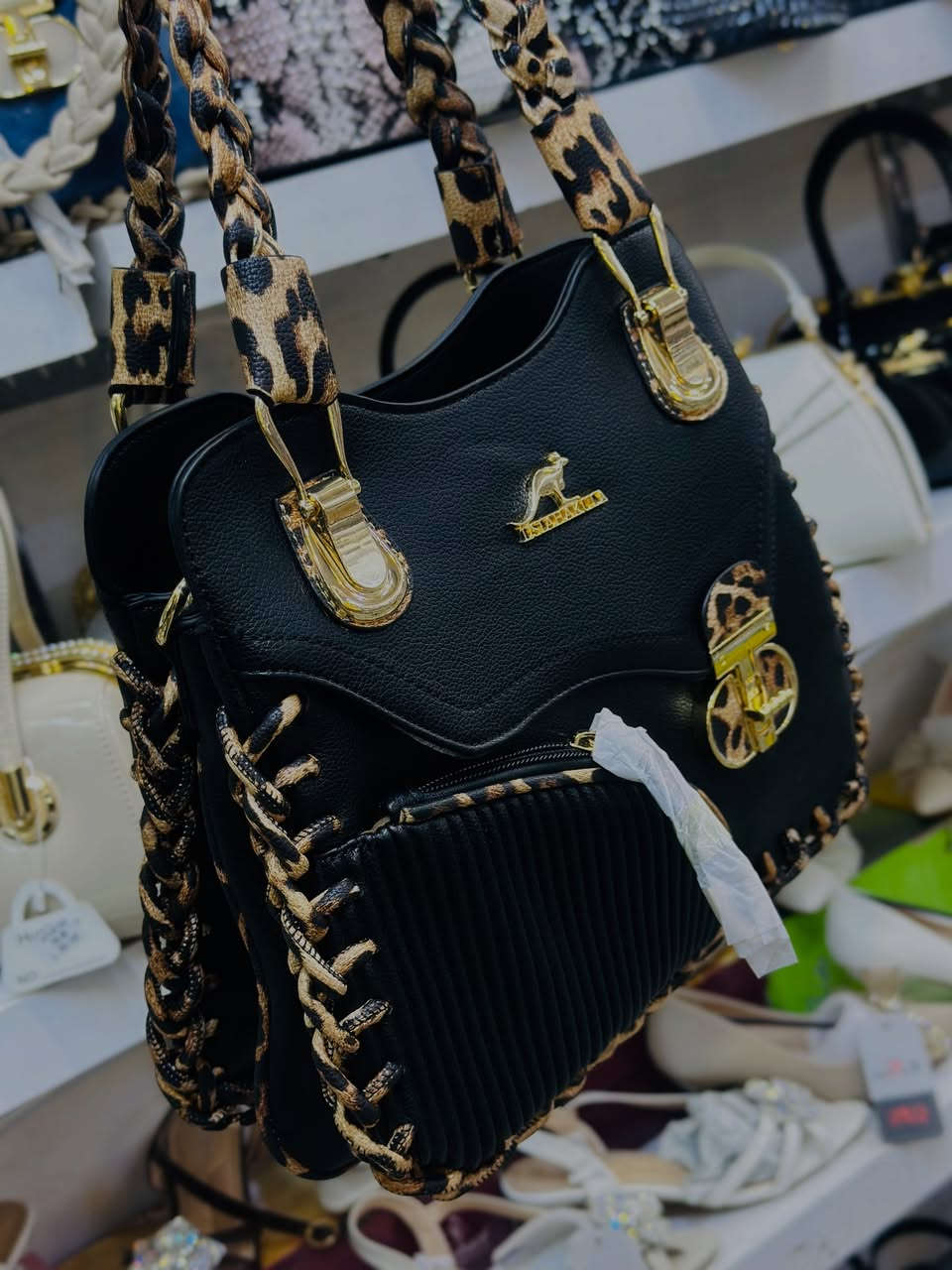 حقائب تجنن اسعار تنافسيه 
سكوبي واحد عروض
العنوان النجف شارع العسكري كبل مقابل جملة بركات الزهراء الغذائية قرب أبو زهراء المضمد 
أوقات الدوام يومياً 
من الساعه 3 العصر إلى الساعه 11 ليلا 
 استفسار  ***********
رقم التوصيل ‭0783 513 8518‬
رقم التوصيل ***********
لايك وتعلق حلو مثلكم 😘
