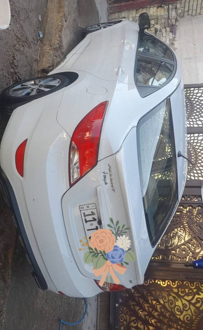 اكسنت  خليجي 2018 
محرك 1600 دوش دبل قطرتين 
بعده زيرو ماشيه 80 
كير محرك مكفول بلو 
تبريد تدفئه مكفول
5 ويل كب شاشه كامره فتحه 
سياره باسمي تحويل ثاني يوم 
رقم انكليزي بغداد مكاني بغداد
هزه جديده 
بيه بارد قليل بالبابين العكس السايق 
وجاملغ السايق والبنيد صبغ 
سعر 110 وبيهه مجال
 
***********
