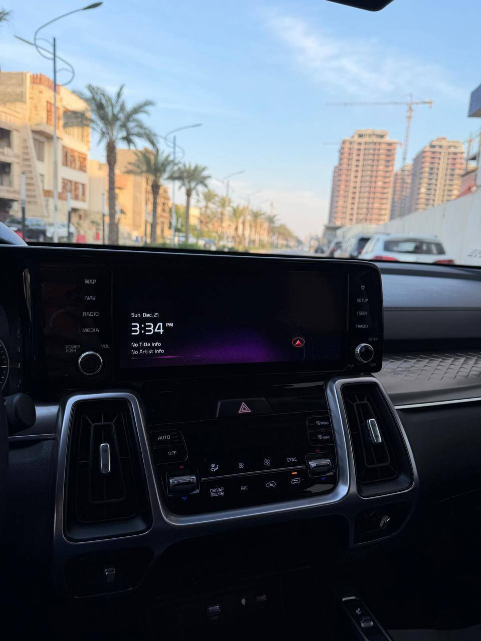 � للبيع كيا سورينتو هايبرد 2023 فول مواصفات EX 🚘
 الس23500 
داخل Vip منفصل 
سيارة نظيفة ونادرة بالسوق 👌
هايبرد اقتصادية كلش بالبنزين ومريحة بالسفر
🔹 موديل: 2023
🔹 هايبرد أصلي
🔹 فول مواصفات – داخلية VIP
🔹 الداخل جلد فاخر ونظيف جداً
🔹 العداد: (12الف ميل)
🔹 الحالة: ممتازة 
🔹 المكيف: ثلج ❄️
✨ المواصفات:
 • شاشة كبيرة + Apple CarPlay
 • رادار ومساعدات قيادة
 • بصمة تشغيل
 • مقاعد كهرباء
• تحكم كامل بالمقود
• ⁠صندوك كهرباء
💰 السعر: (21000) — قابل للتفاوض للجاد فقط
📍 الموقع: بغداد 
حي الجامعه  شارع الربيع 
📞 الاتصال
***********
***********

🌟السيارة تستاهل المعاينة والجاد يتواصل🌟 بغداد, العراق
