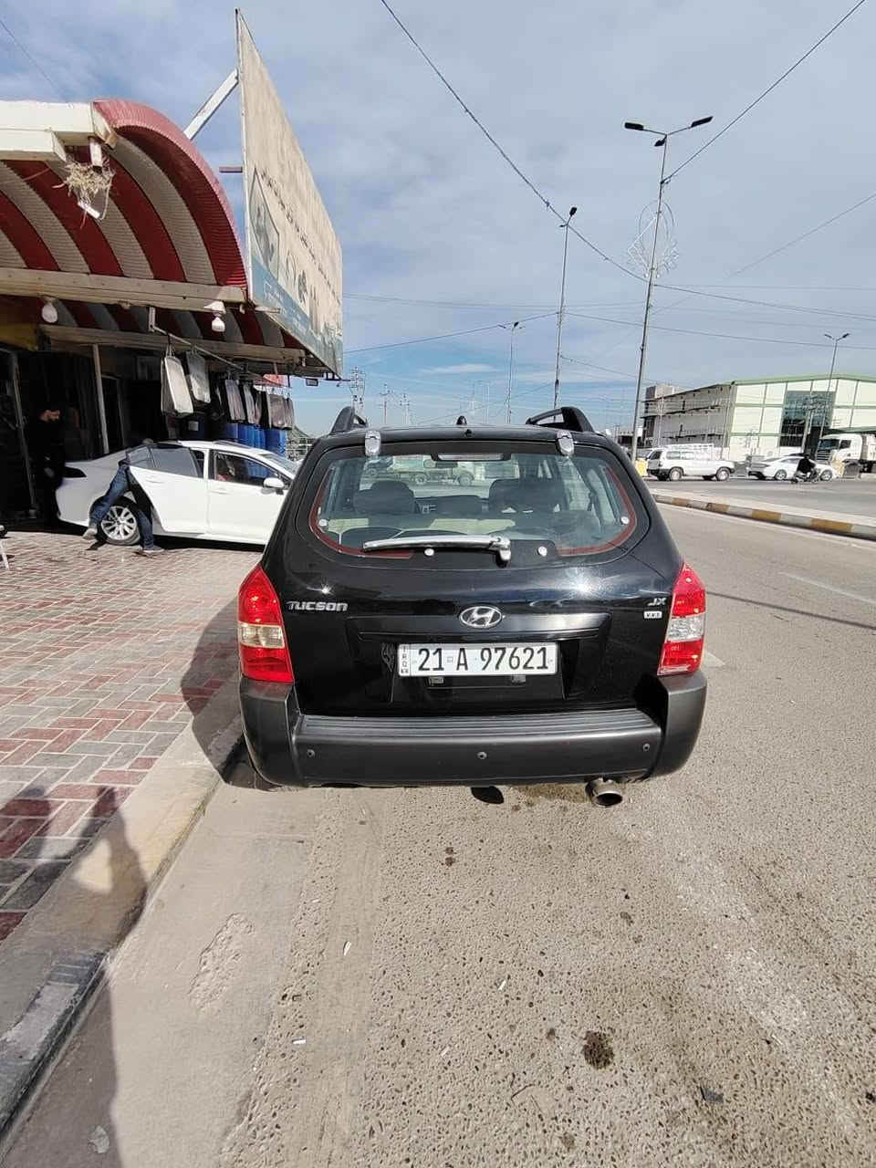 سلام عليكم توسان ٢٠٠٩ نظافه خير من الله مكينه ٢٠٠٠  كير ومكينه خير من الله كفاله السياره عده الجاملغ الخلف السائق ضرر خفيف جدٱ والباقي كفاله رقم سليمانيه تريد وكاله أو تحويل پأسمك السياره جدٱ نظيفه رقم الهاتف@ ***********/السعر ١١٣ وبيه مجال
